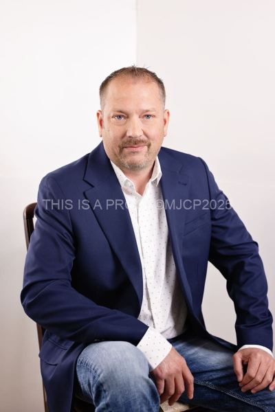 Knospe-Bradley_headshot_2025-2