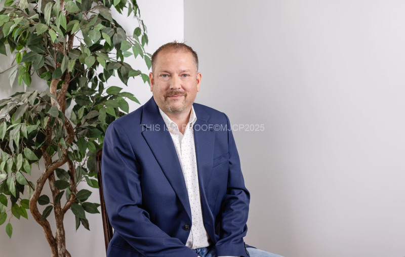 Knospe-Bradley_headshot_2025-5