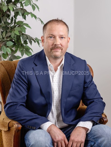 Knospe-Bradley_headshot_2025-6