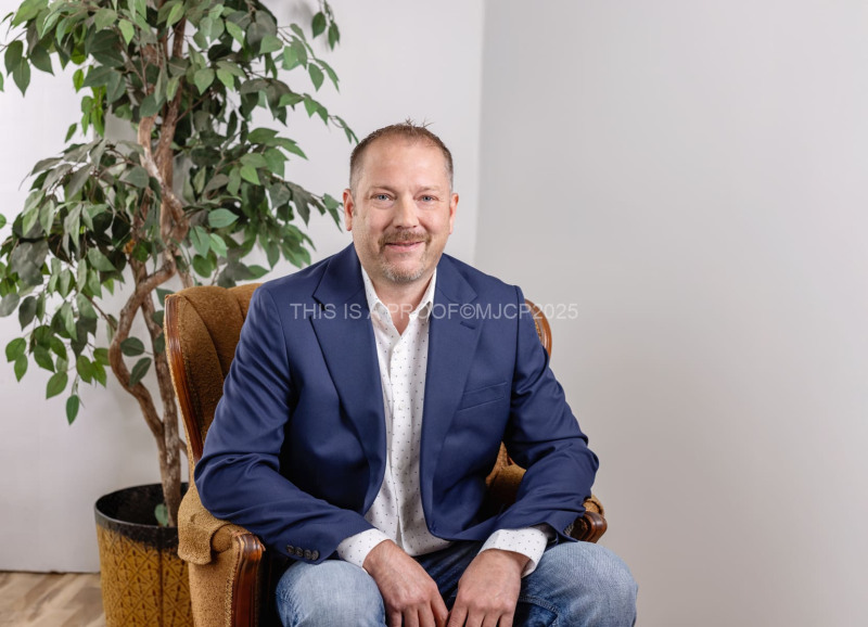 Knospe-Bradley_headshot_2025-7