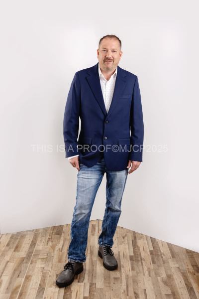 Knospe-Bradley_headshot_2025-9